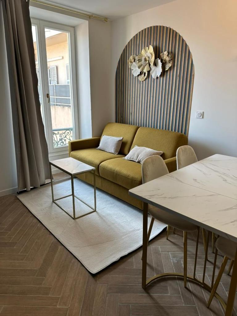 Moon Apartment