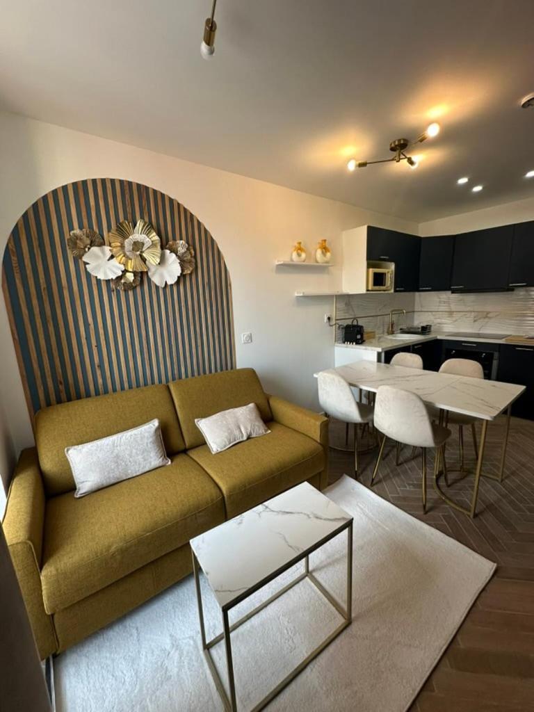 Apartment Moon Nizza